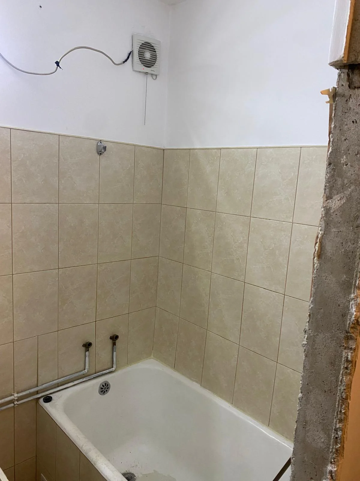 Renovare completă baie mică - Înainte 1