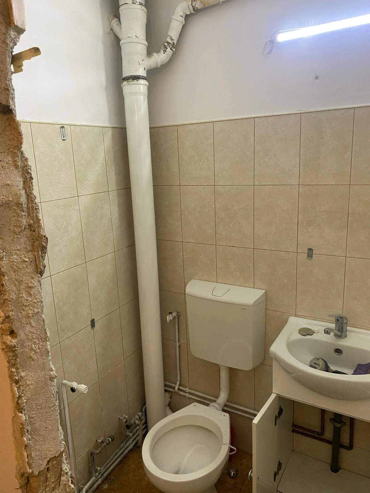 Renovare completă baie mică - Înainte 2